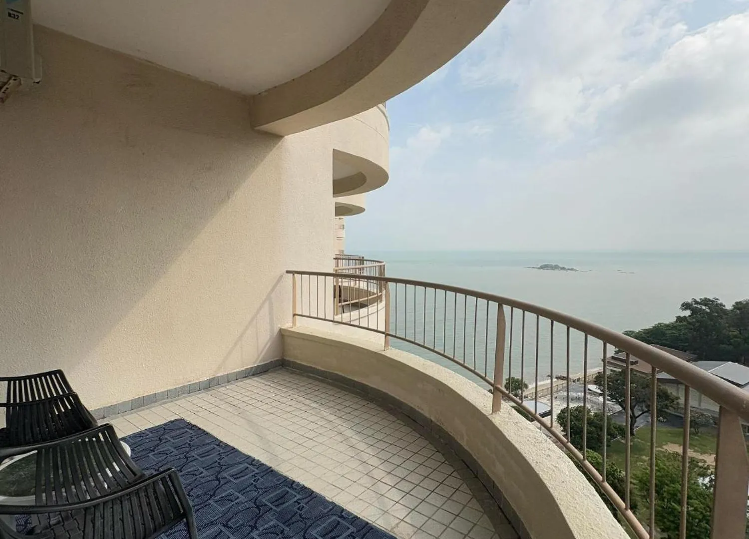 17 Jazz Sweet Beachfront Resort Tanjung Bungah  Malaysia